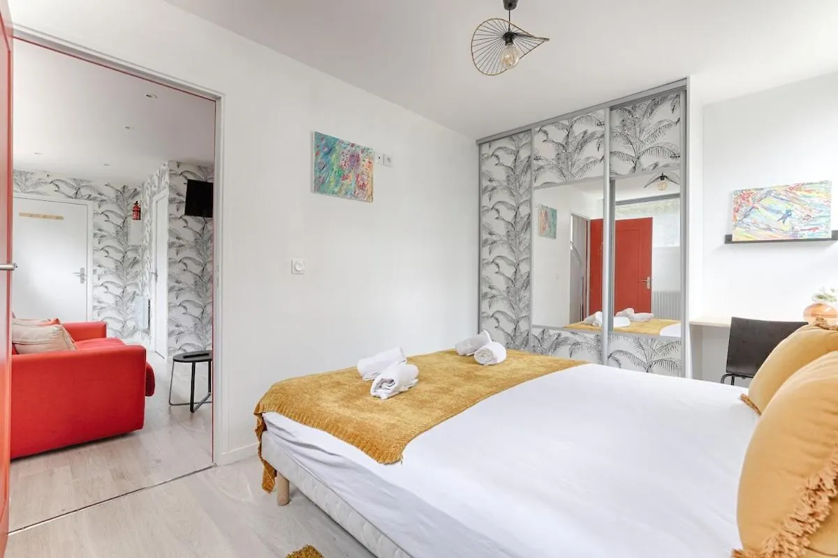 Charming Gambetta Saint Fargeau I Apartment Paris
