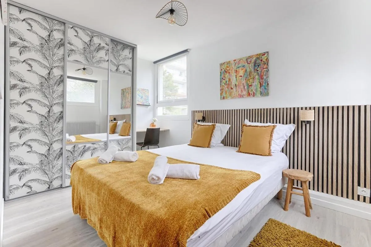 Charming Gambetta Saint Fargeau I Apartment Paris